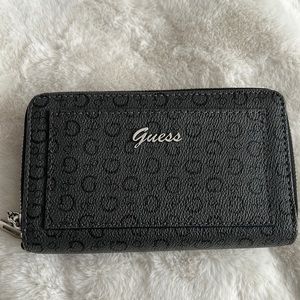 GUESS Wallet